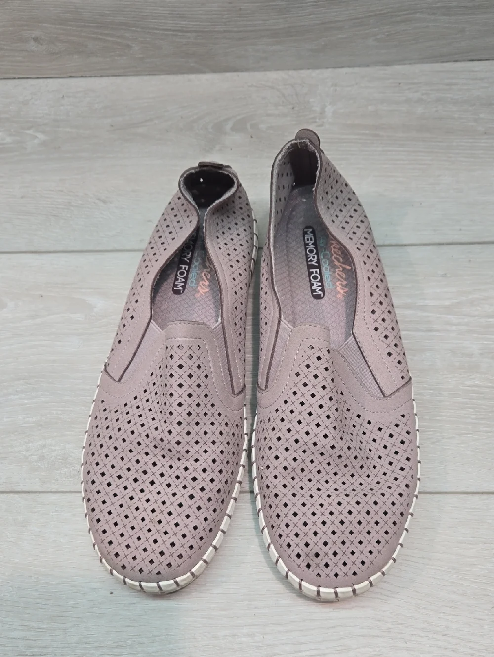 Skechers Women Air Cooled Comfort Slip-On Perforated Casual Shoe Mauve Sz 9